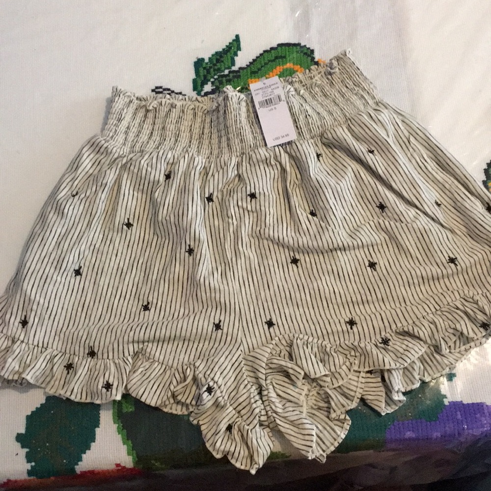 Cute shorts with star detail.